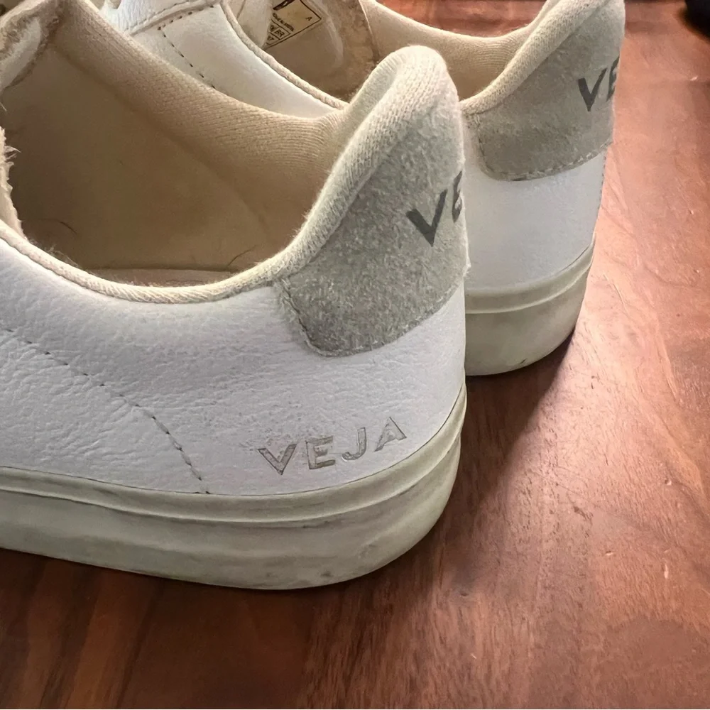 Veja Women's Campo Sneakers 8 - Picture 6 of 8